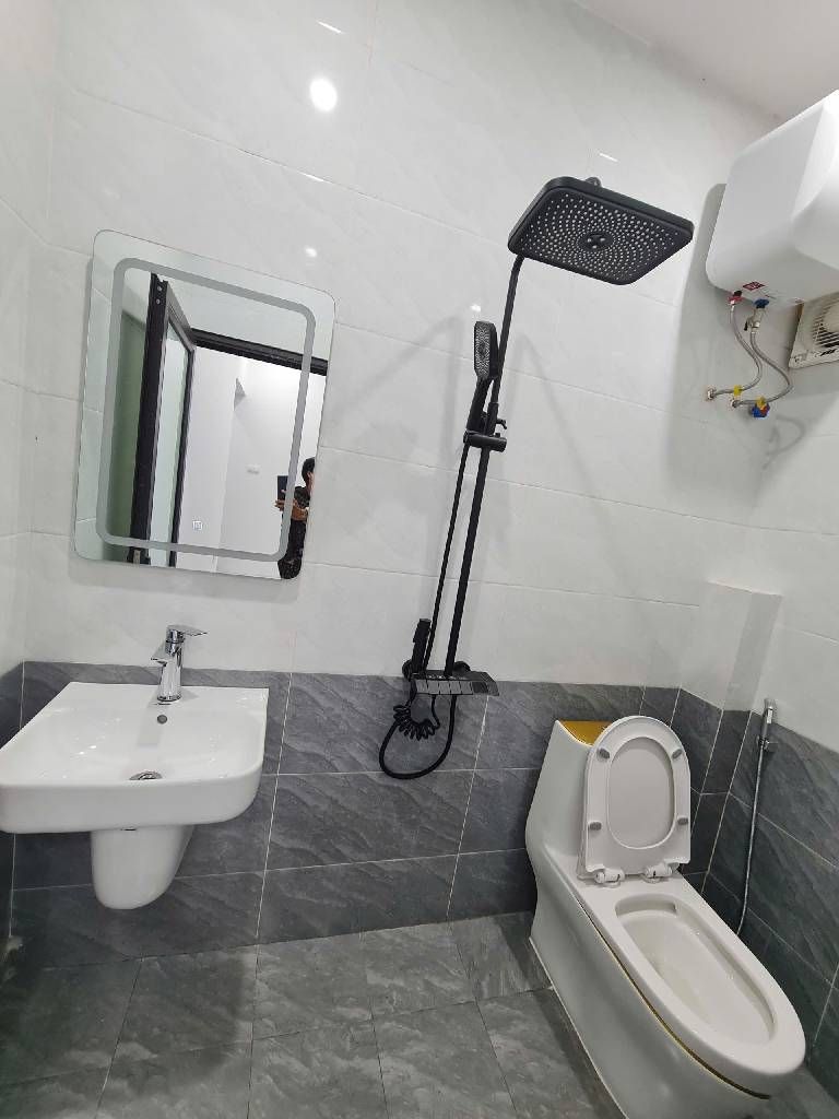 Bán nhà Định Công Thượng - diện tích 64m2 2 tầng - Căn hộ tập thể VIP - giá 3,8 tỷ