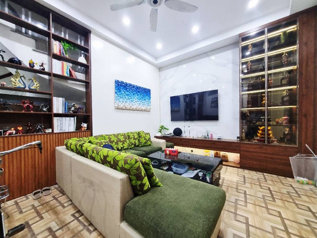 Bán nhà Trần Khát Chân - diện tích 45m2 4 tầng - ô tô đỗ cửa - giá 6,8 tỷ