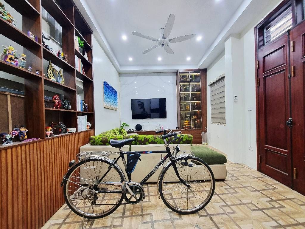 Bán nhà Trần Khát Chân - diện tích 45m2 4 tầng - ô tô đỗ cửa - giá 6,8 tỷ