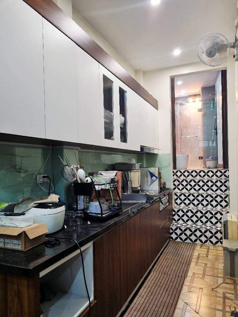 Bán nhà Trần Khát Chân - diện tích 45m2 4 tầng - ô tô đỗ cửa - giá 6,8 tỷ