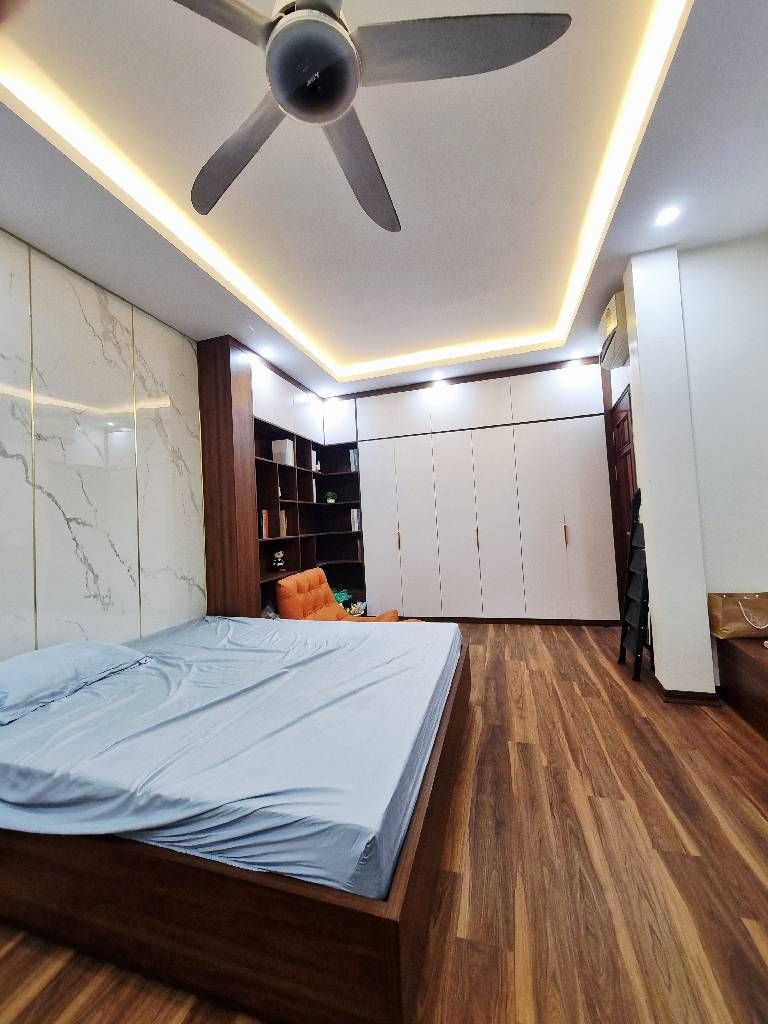 Bán nhà Trần Khát Chân - diện tích 45m2 4 tầng - ô tô đỗ cửa - giá 6,8 tỷ