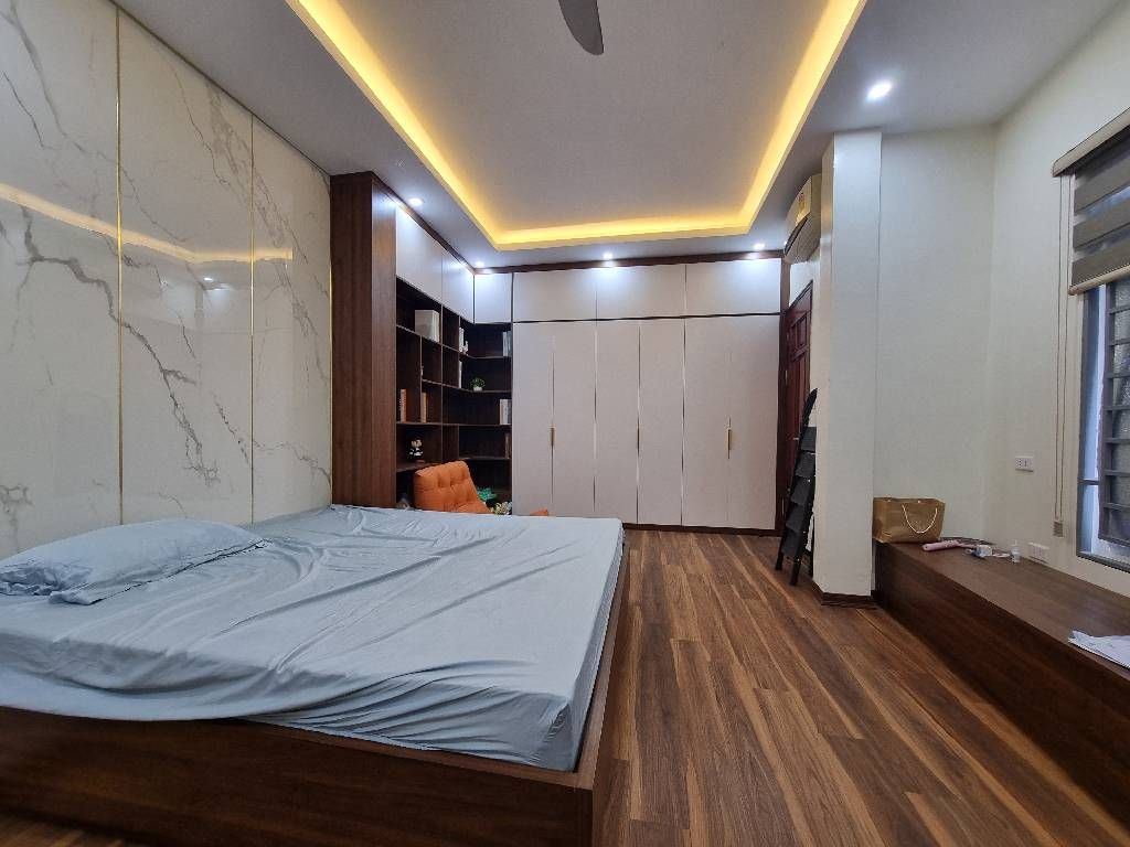 Bán nhà Trần Khát Chân - diện tích 45m2 4 tầng - ô tô đỗ cửa - giá 6,8 tỷ