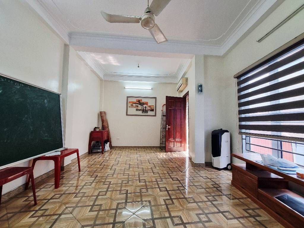 Bán nhà Trần Khát Chân - diện tích 45m2 4 tầng - ô tô đỗ cửa - giá 6,8 tỷ