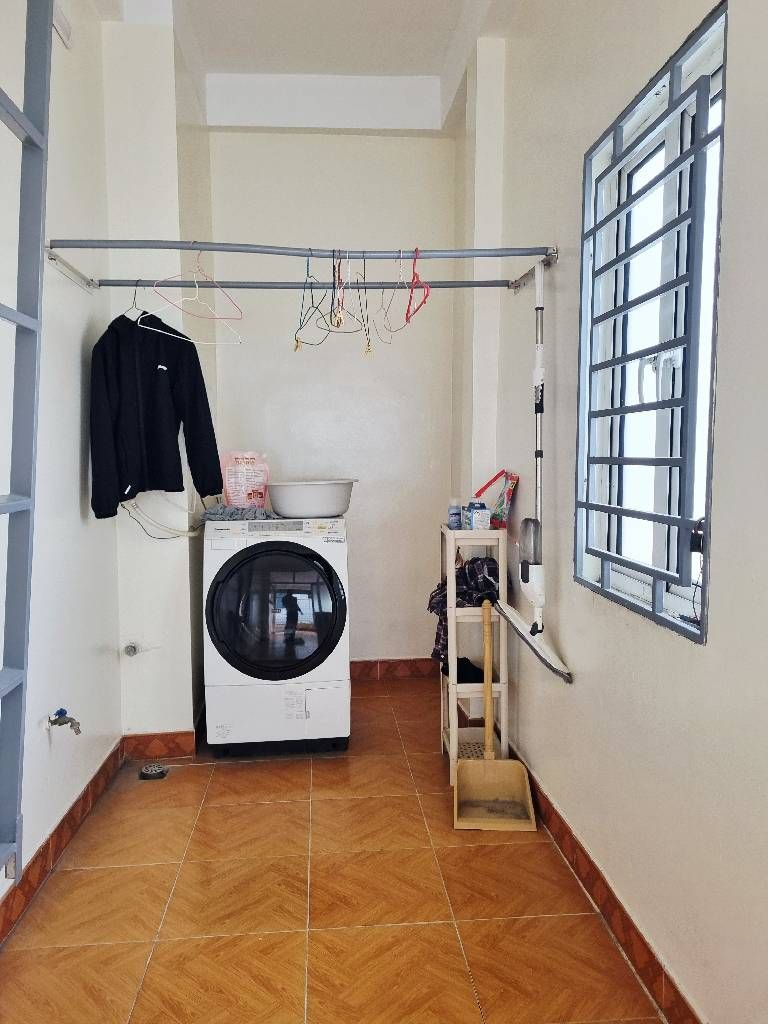 Bán nhà Trần Khát Chân - diện tích 45m2 4 tầng - ô tô đỗ cửa - giá 6,8 tỷ