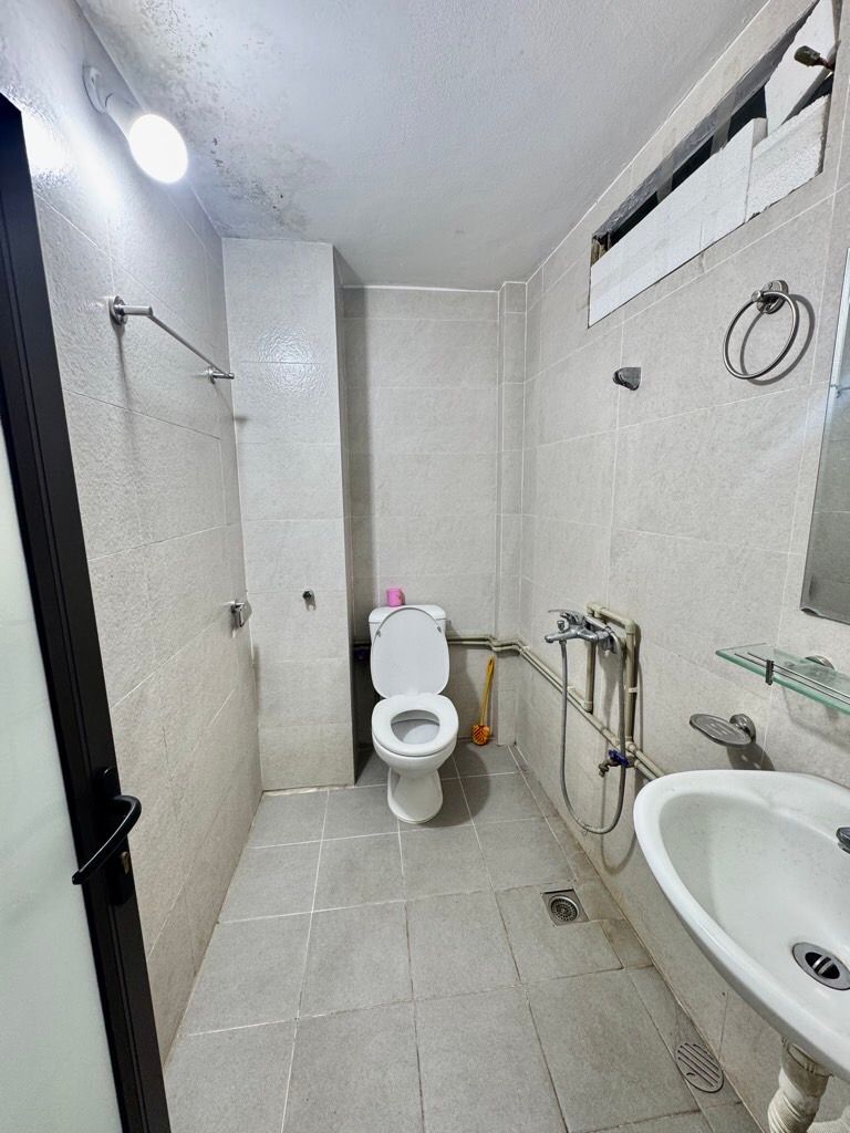 Bán nhà Trung Tả - diện tích 33.7m2 5 tầng - Lô góc, mặt ngõ thông - giá 8,6 tỷ