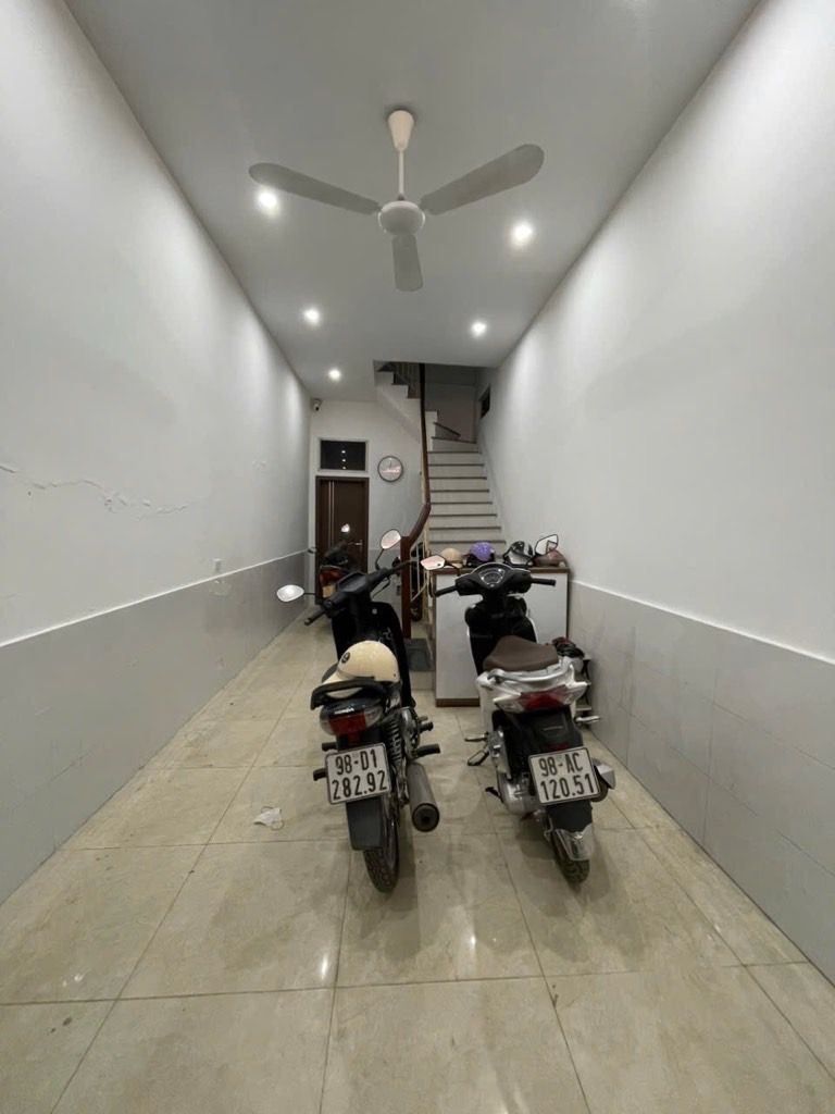 Bán nhà Trung Tả - diện tích 33.7m2 5 tầng - Lô góc, mặt ngõ thông - giá 8,6 tỷ