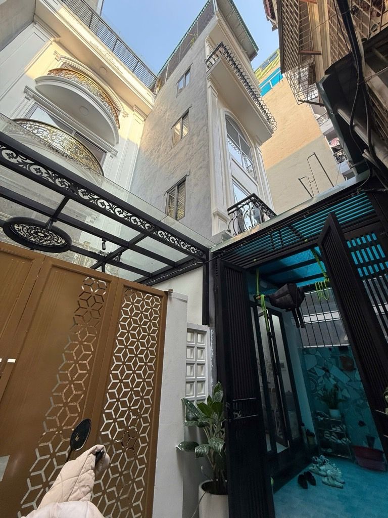 Bán nhà Kim Ngưu - diện tích 35m2 5 tầng - LÔ GÓC THANG MÁY - giá 14 tỷ