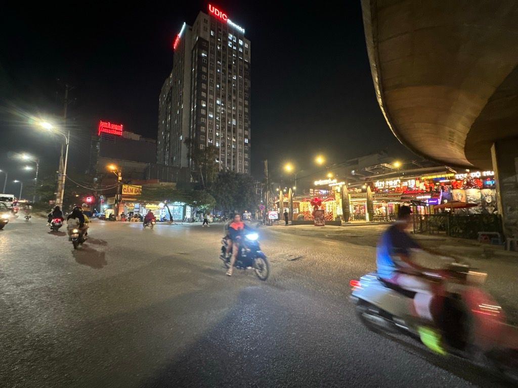 Bán nhà Nguyễn Khoái - diện tích 32m2 4 tầng - Mặt phố, kinh doanh tốt - giá 8,55 tỷ