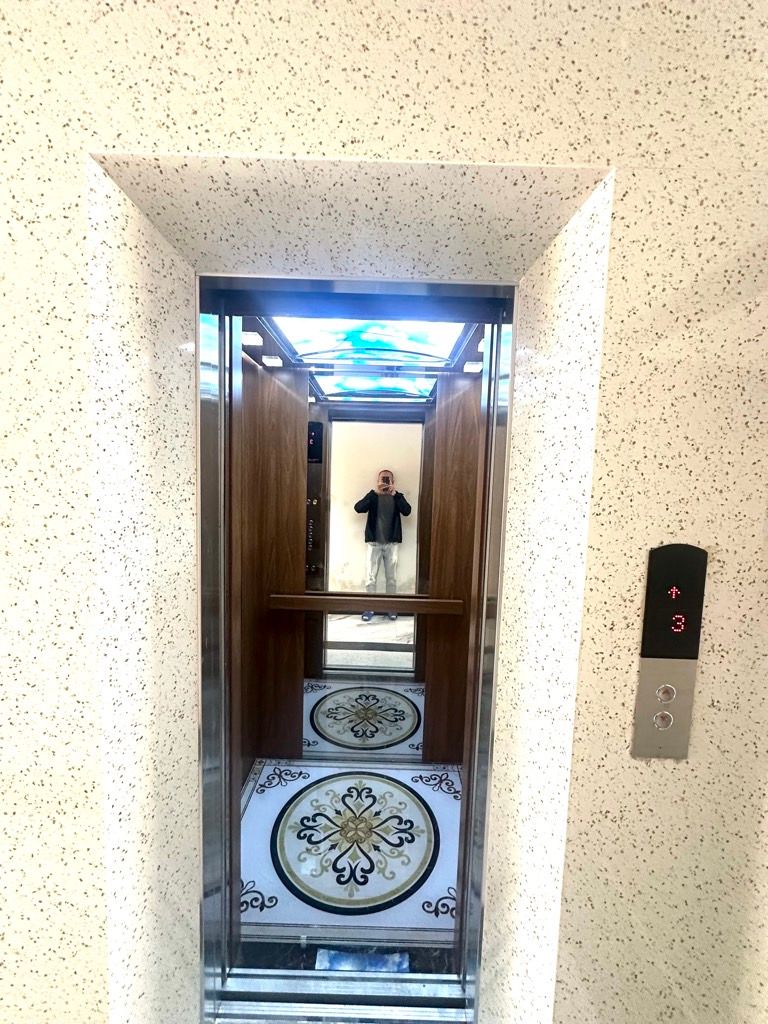 Bán nhà Nguyễn Chính - diện tích 54m2 5 tầng - Ô tô tránh - giá 17,5 tỷ