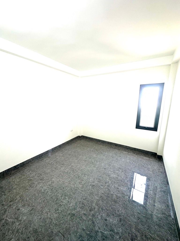 Bán nhà Nguyễn Chính - diện tích 54m2 5 tầng - Ô tô tránh - giá 17,5 tỷ