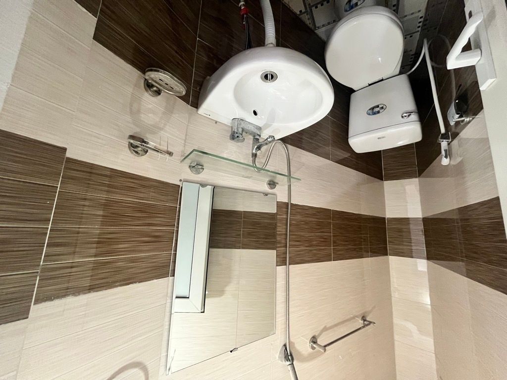 Bán nhà Yên Lãng - diện tích 50m2 6 tầng - Lô góc, ánh sáng tự nhiên - giá 2,35 tỷ