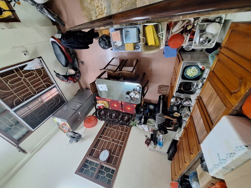 Bán nhà Thái Thịnh - diện tích 26.3m2 5 tầng - Mặt tiền rộng, nhà dân xây khung cột chắc chắn - giá 10 tỷ