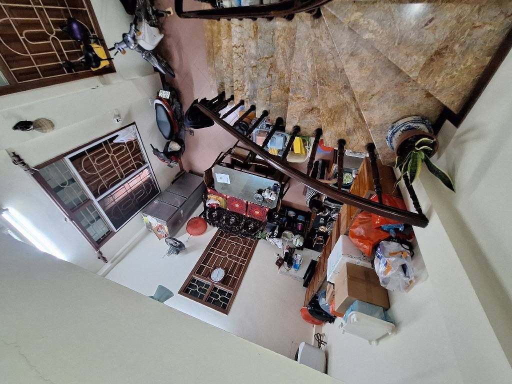 Bán nhà Thái Thịnh - diện tích 26.3m2 5 tầng - Mặt tiền rộng, nhà dân xây khung cột chắc chắn - giá 10 tỷ