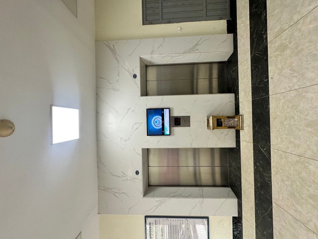 Bán nhà Nguyễn Cảnh Dị - diện tích 90.5m2 7 tầng - Lô góc 3 thoáng - giá 7,8 tỷ