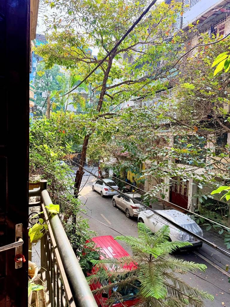 Bán nhà Đầm Trấu - diện tích 51m2 5 tầng - Ô TÔ TRÁNH - giá 24 tỷ