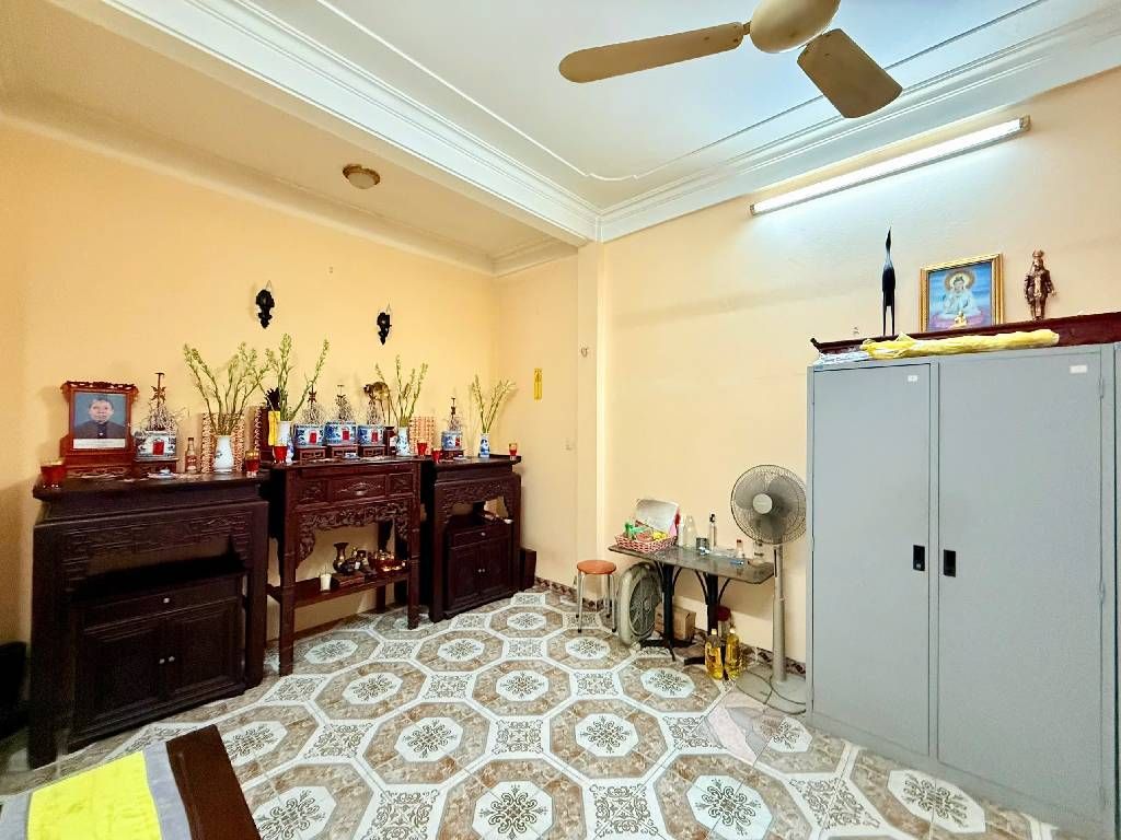 Bán nhà Đầm Trấu - diện tích 51m2 5 tầng - Ô TÔ TRÁNH - giá 24 tỷ