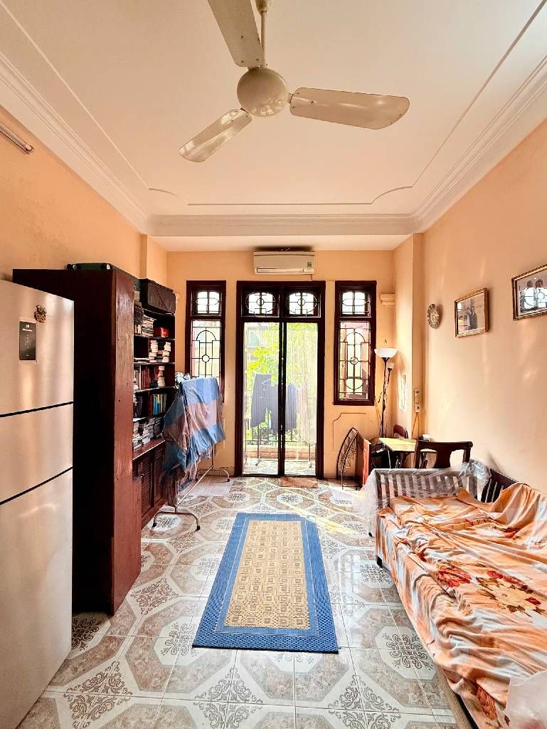 Bán nhà Đầm Trấu - diện tích 51m2 5 tầng - Ô TÔ TRÁNH - giá 24 tỷ