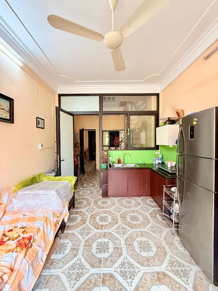 Bán nhà Đầm Trấu - diện tích 51m2 5 tầng - Ô TÔ TRÁNH - giá 24 tỷ