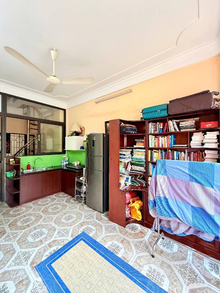 Bán nhà Đầm Trấu - diện tích 51m2 5 tầng - Ô TÔ TRÁNH - giá 24 tỷ