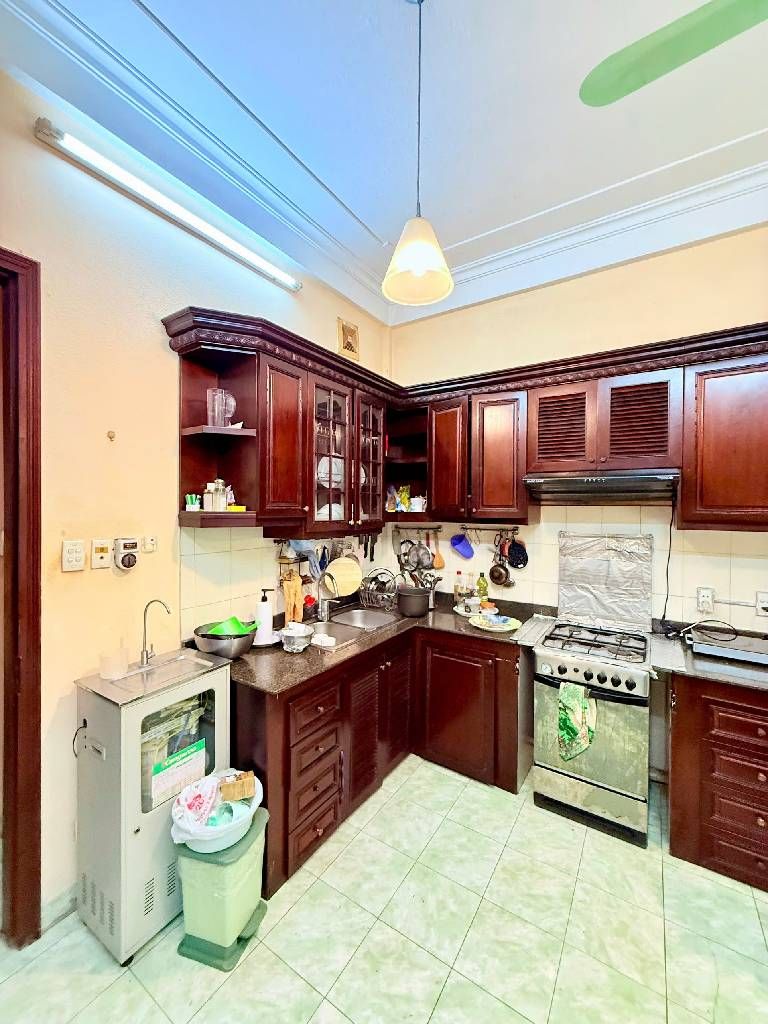 Bán nhà Đầm Trấu - diện tích 51m2 5 tầng - Ô TÔ TRÁNH - giá 24 tỷ