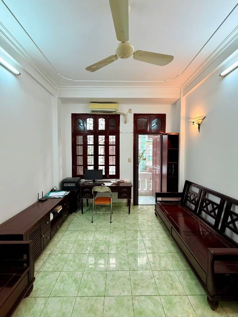 Bán nhà Đầm Trấu - diện tích 51m2 5 tầng - Ô TÔ TRÁNH - giá 24 tỷ