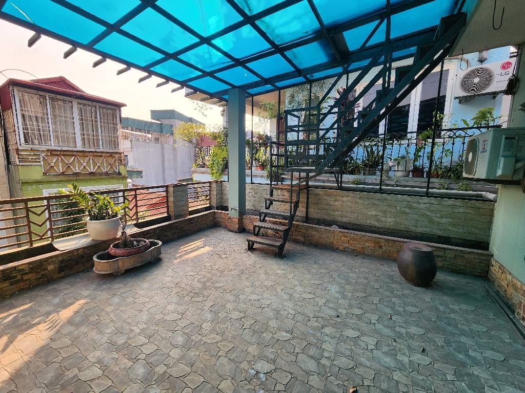 Bán nhà Phố 8/3 - diện tích 52.7m2 4 tầng - LÔ GÓC - VỈA HÈ - Ô TÔ TRÁNH - giá 16,5 tỷ