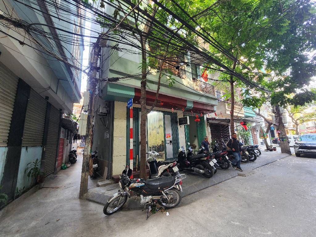 Bán nhà Phố 8/3 - diện tích 52.7m2 4 tầng - LÔ GÓC - VỈA HÈ - Ô TÔ TRÁNH - giá 16,5 tỷ