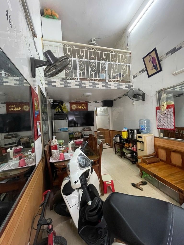 Bán nhà Yên Lạc - diện tích 23m2 3 tầng - Mặt ngõ - giá 8,3 tỷ