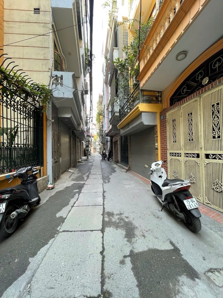 Bán nhà Yên Lạc - diện tích 23m2 3 tầng - Mặt ngõ - giá 8,3 tỷ