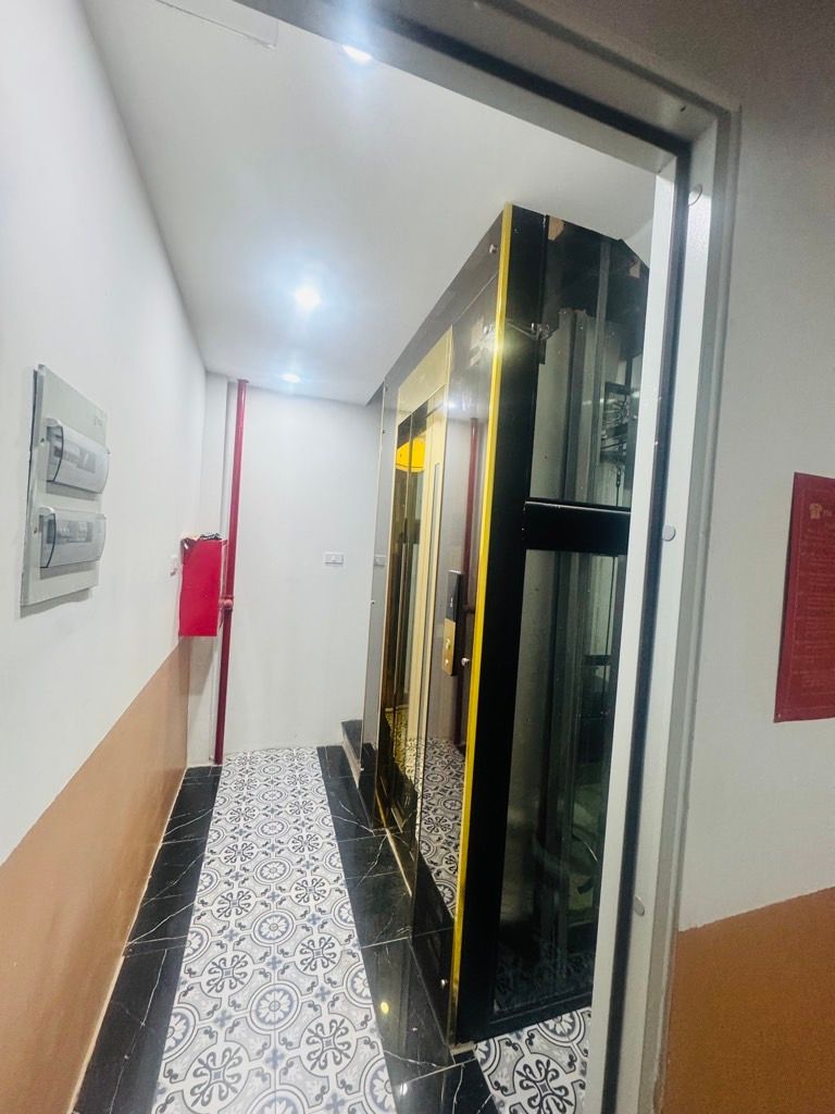 Bán nhà Tây Sơn - diện tích 35m2 6 tầng - Thang máy, cho thuê căn hộ dịch vụ - giá 11,6 tỷ