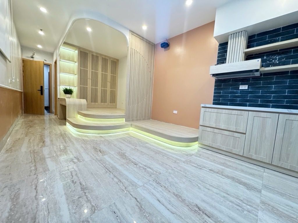 Bán nhà Tây Sơn - diện tích 35m2 6 tầng - Thang máy, cho thuê căn hộ dịch vụ - giá 11,6 tỷ