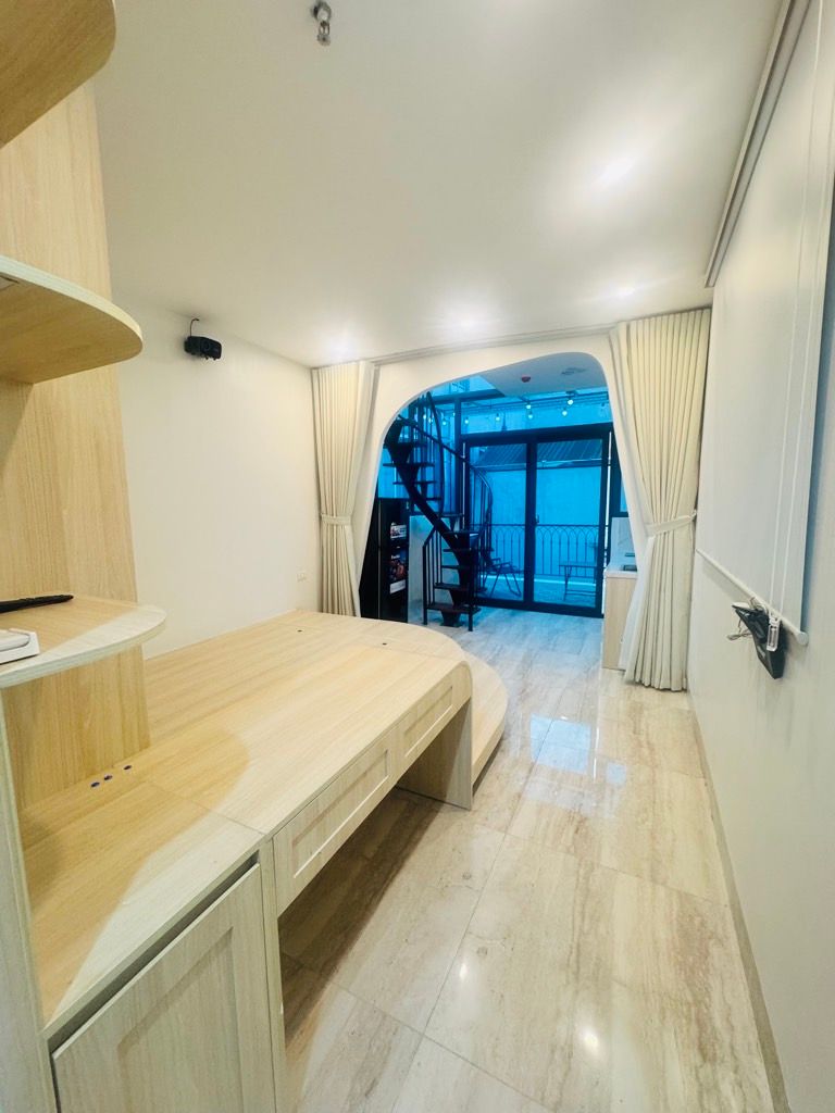 Bán nhà Tây Sơn - diện tích 35m2 6 tầng - Thang máy, cho thuê căn hộ dịch vụ - giá 11,6 tỷ