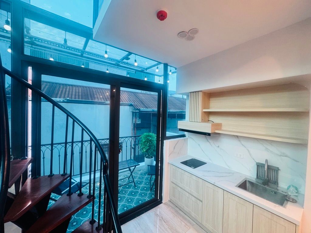 Bán nhà Tây Sơn - diện tích 35m2 6 tầng - Thang máy, cho thuê căn hộ dịch vụ - giá 11,6 tỷ