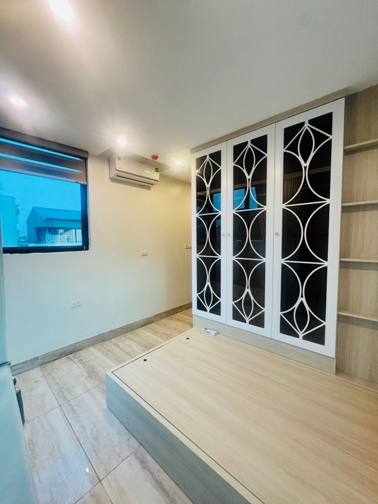 Bán nhà Tây Sơn - diện tích 35m2 6 tầng - Thang máy, cho thuê căn hộ dịch vụ - giá 11,6 tỷ