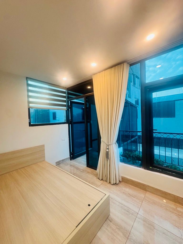 Bán nhà Tây Sơn - diện tích 35m2 6 tầng - Thang máy, cho thuê căn hộ dịch vụ - giá 11,6 tỷ