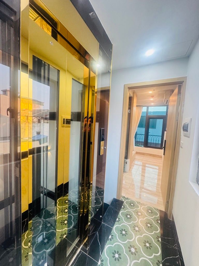 Bán nhà Tây Sơn - diện tích 35m2 6 tầng - Thang máy, cho thuê căn hộ dịch vụ - giá 11,6 tỷ