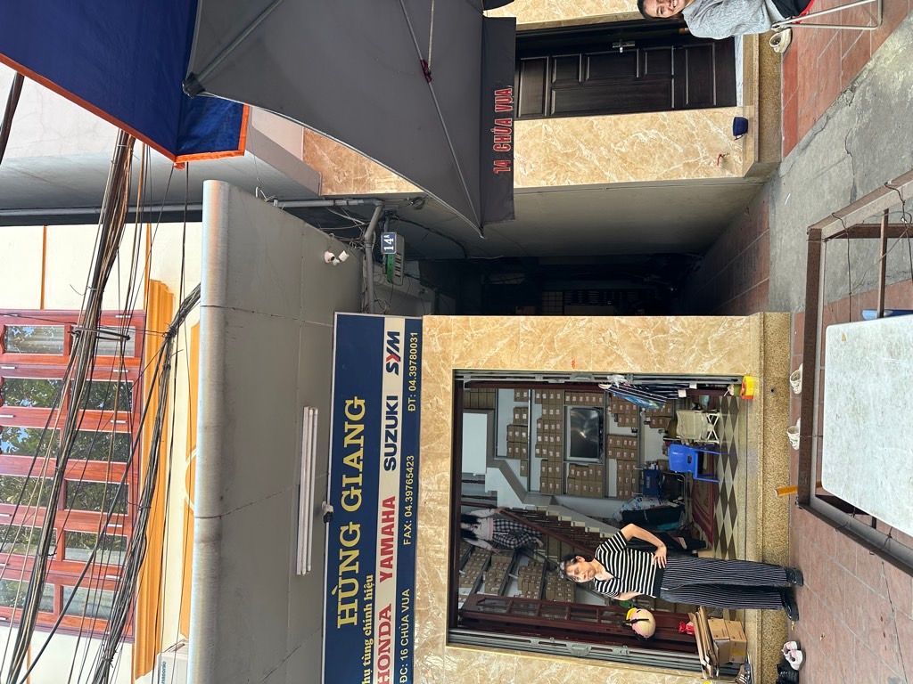 Bán nhà Chùa Vua - diện tích 23m2 2 tầng - Vị trí nhà cực đẹp, cách 1 nhà là mặt phố - giá 6,7 tỷ