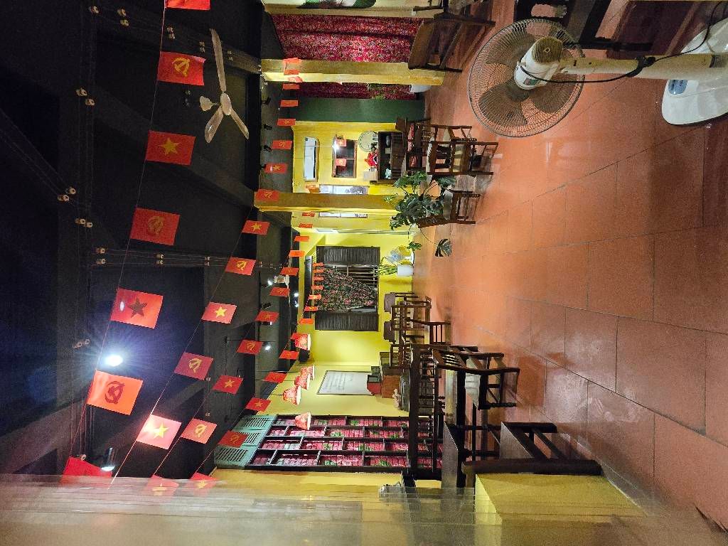 Bán nhà Hưng Thịnh - diện tích 60m2 5 tầng - Lô góc kinh doanh - giá 23,8 tỷ