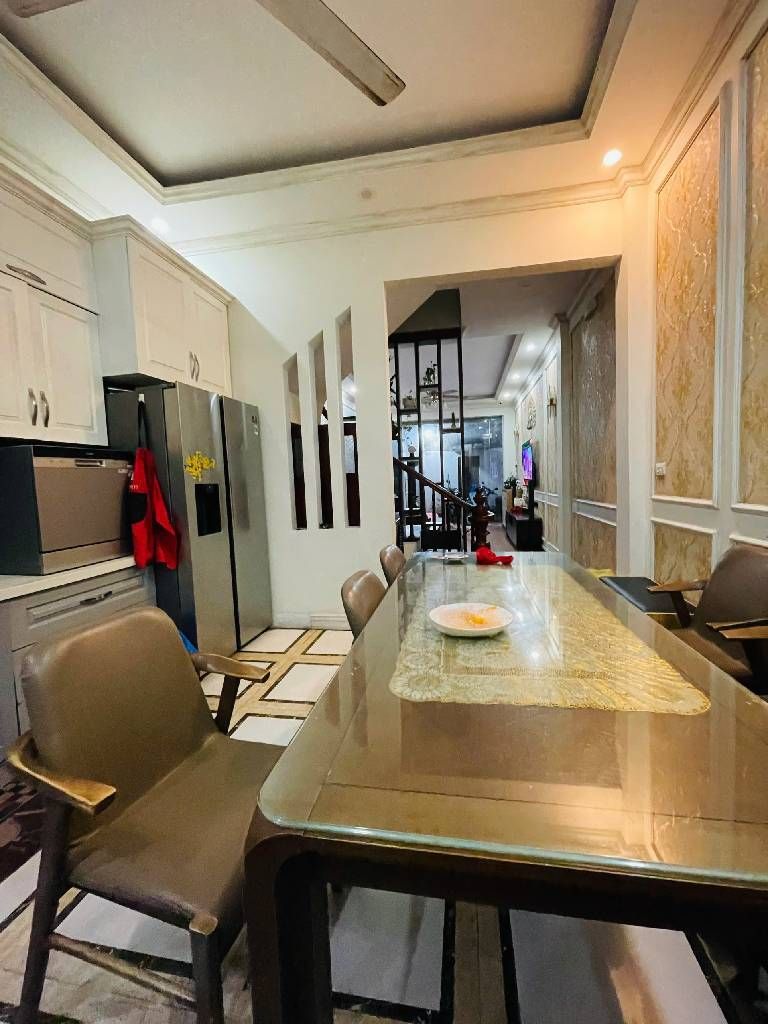 Bán nhà Định Công Thượng - diện tích 50.9m2 5 tầng - ô tô đỗ cổng - giá 14 tỷ