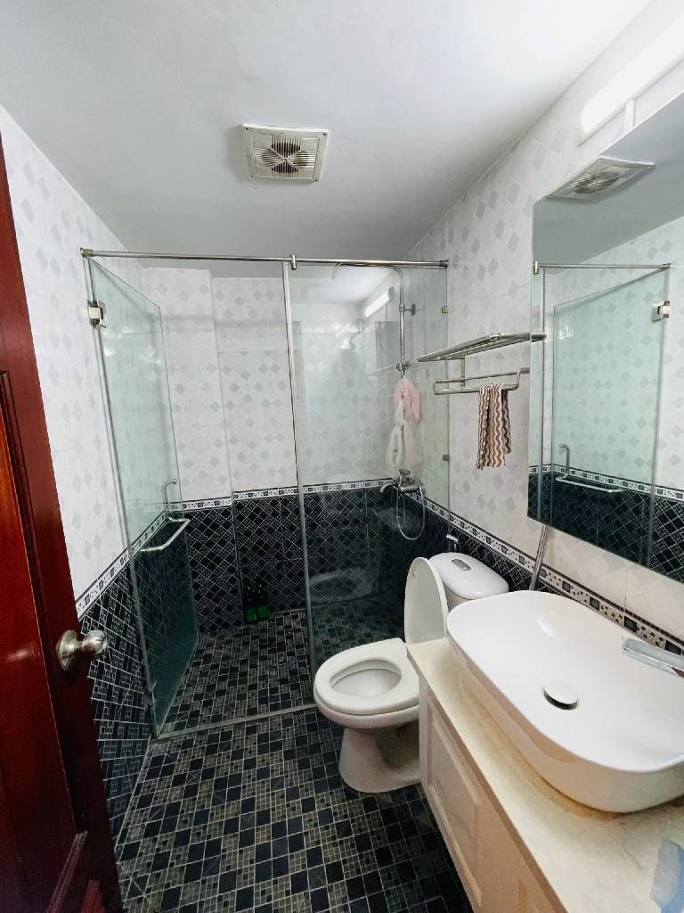 Bán nhà Định Công Thượng - diện tích 50.9m2 5 tầng - ô tô đỗ cổng - giá 14 tỷ