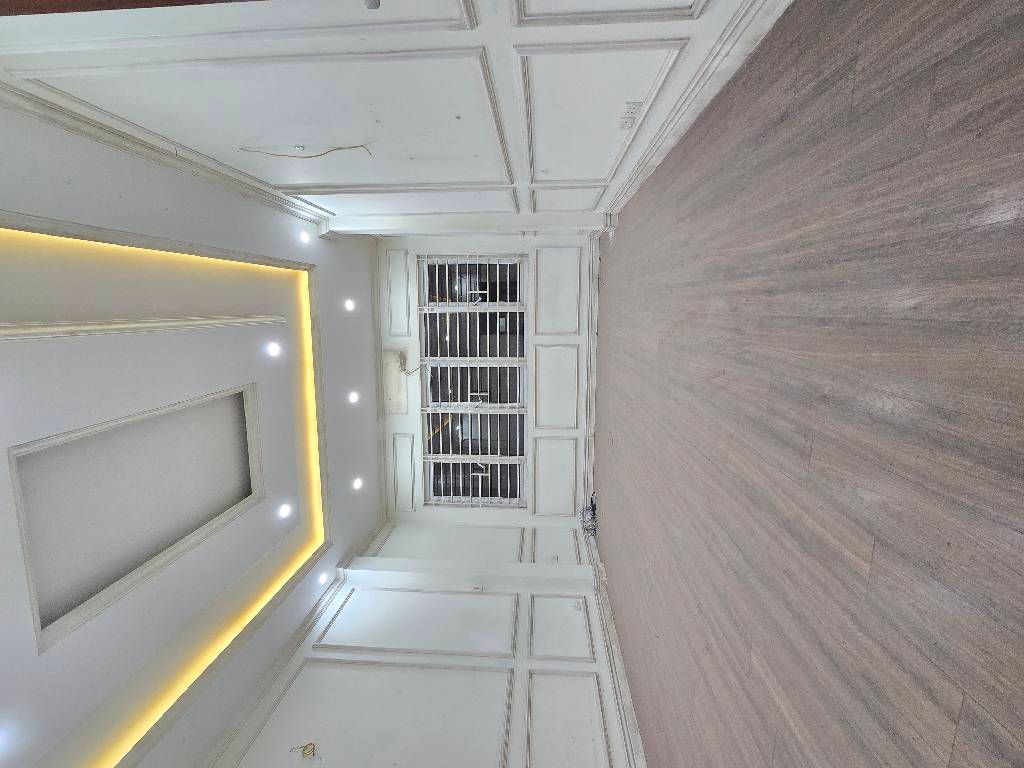 Bán nhà Định Công Thượng - diện tích 50.9m2 5 tầng - ô tô đỗ cổng - giá 14 tỷ