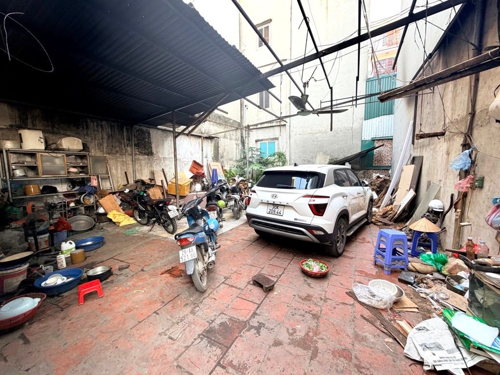 Bán nhà Nguyễn Lân - diện tích 51m2 1 tầng - Ô tô vào nhà - giá 15 tỷ