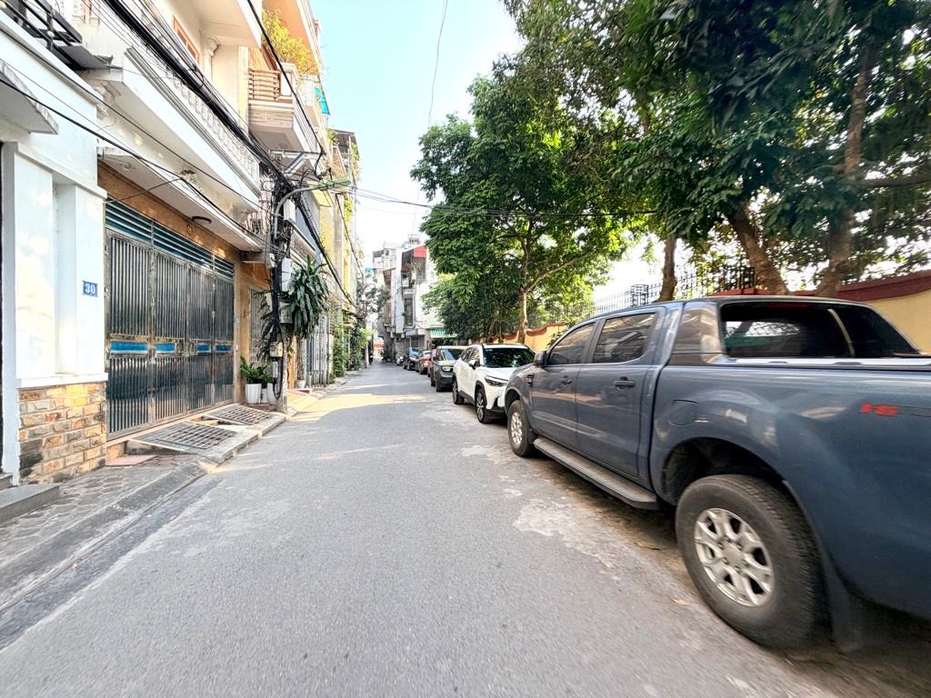 Bán nhà Nguyễn Lân - diện tích 51m2 1 tầng - Ô tô vào nhà - giá 15 tỷ