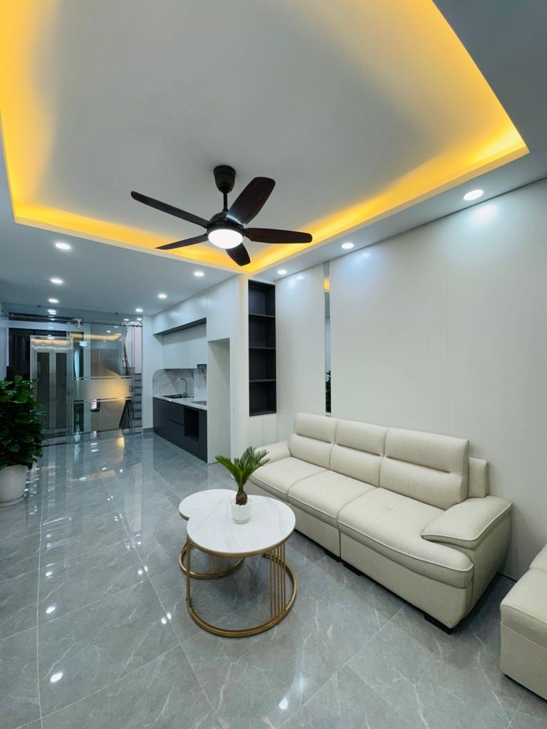 Bán nhà Phố chợ Khâm Thiên - diện tích 40m2 6 tầng - Kinh doanh sầm uất - giá 13,8 tỷ