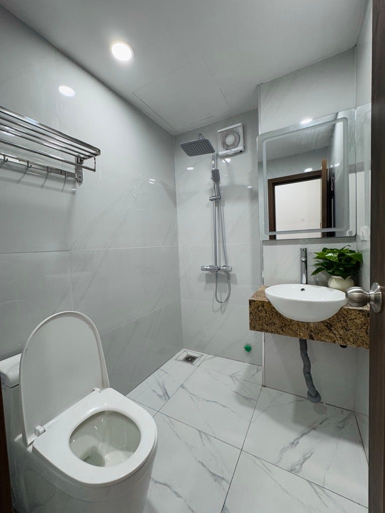 Bán nhà Phố chợ Khâm Thiên - diện tích 40m2 6 tầng - Kinh doanh sầm uất - giá 13,8 tỷ