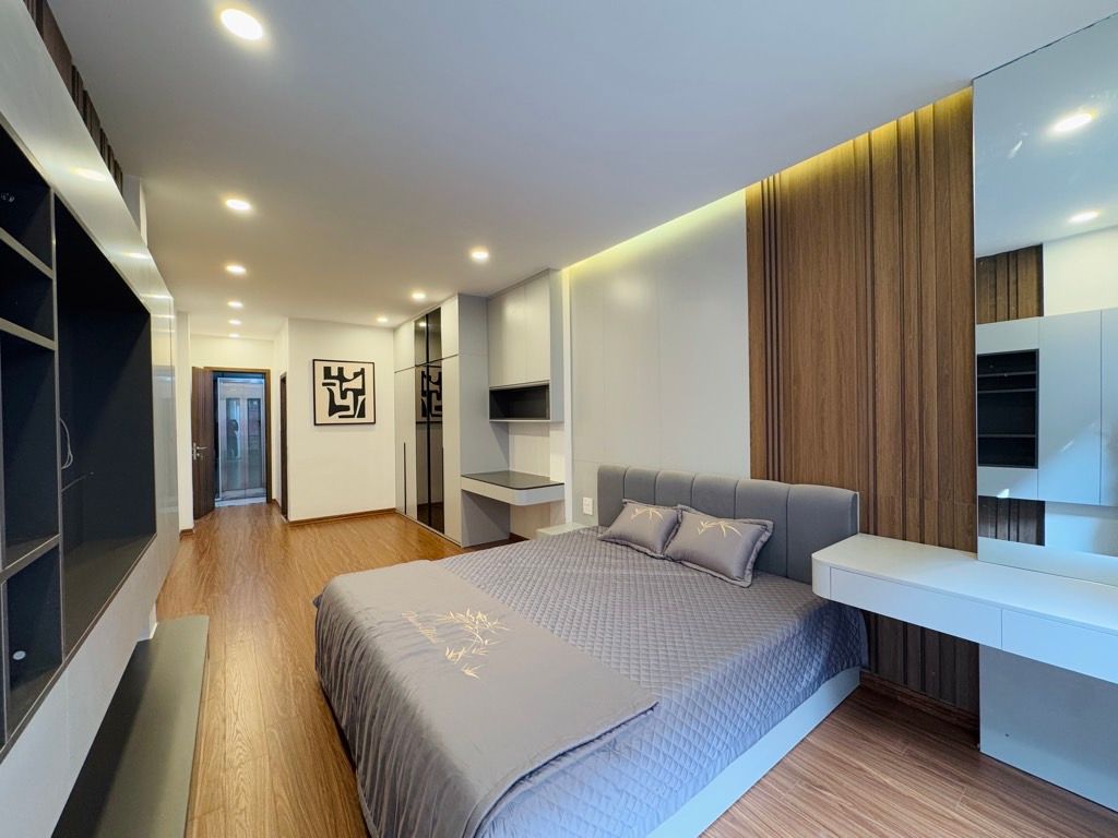 Bán nhà Phố chợ Khâm Thiên - diện tích 40m2 6 tầng - Kinh doanh sầm uất - giá 13,8 tỷ