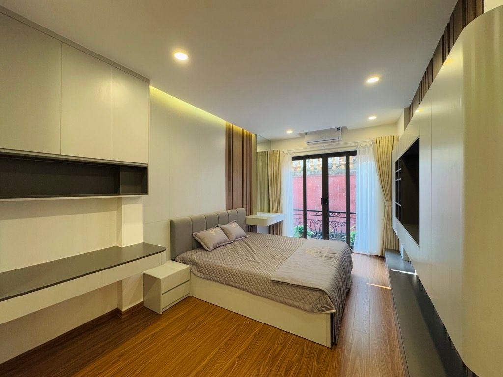 Bán nhà Phố chợ Khâm Thiên - diện tích 40m2 6 tầng - Kinh doanh sầm uất - giá 13,8 tỷ