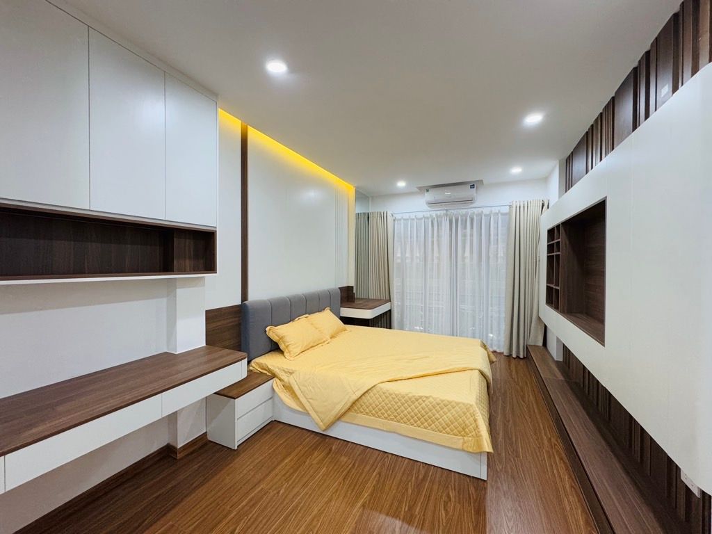 Bán nhà Phố chợ Khâm Thiên - diện tích 40m2 6 tầng - Kinh doanh sầm uất - giá 13,8 tỷ