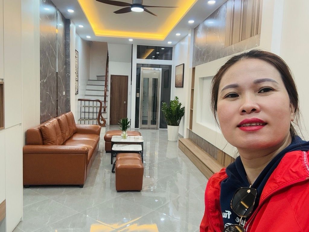 Bán nhà Phố chợ Khâm Thiên - diện tích 40m2 6 tầng - Kinh doanh sầm uất - giá 13,8 tỷ