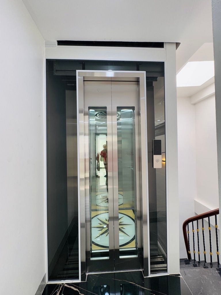 Bán nhà Phố chợ Khâm Thiên - diện tích 40m2 6 tầng - Kinh doanh sầm uất - giá 13,8 tỷ